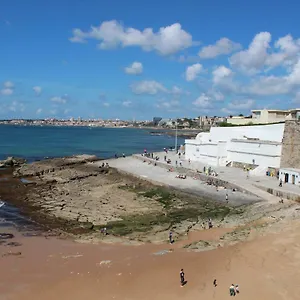https://casa-da-azarujinha.hotels-lisbon-portugal.com